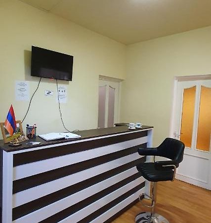 Tempus Hotel-Hostel Jerevan Exteriör bild