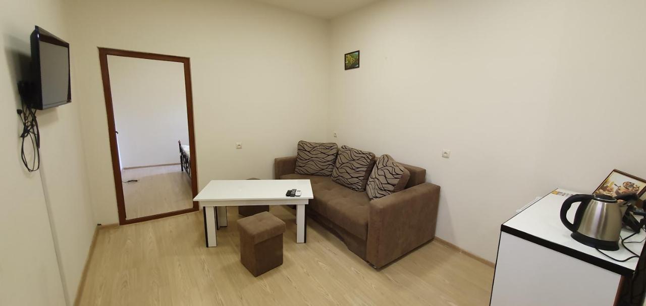 Tempus Hotel-Hostel Jerevan Exteriör bild