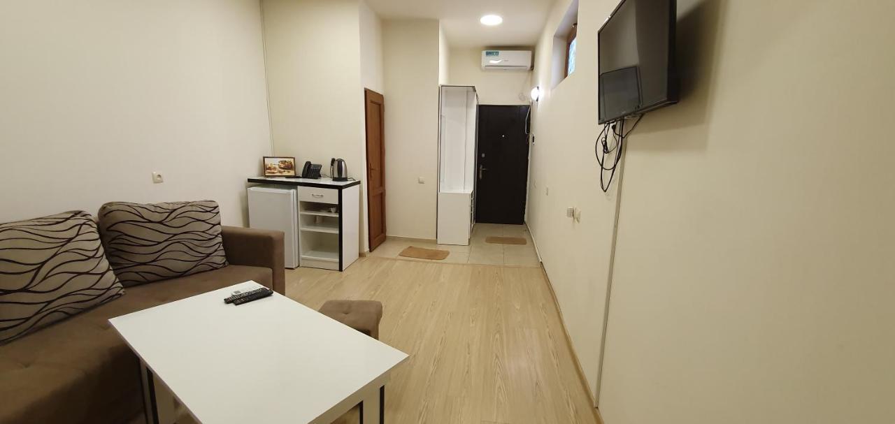 Tempus Hotel-Hostel Jerevan Exteriör bild
