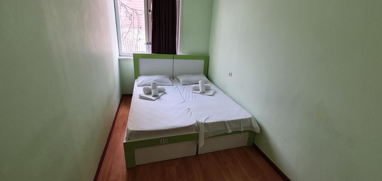 Tempus Hotel-Hostel Jerevan Exteriör bild